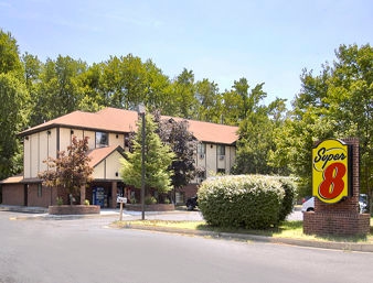SUPER 8 WALDORF0