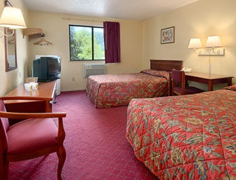 SUPER 8 WALDORF2