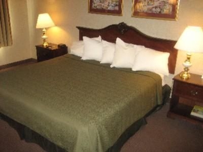 QUALITY INN BROCKTON3