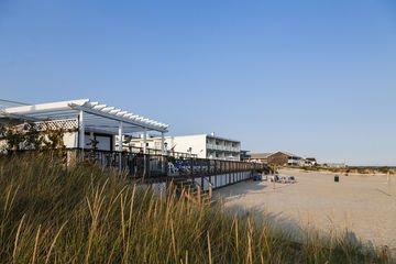 BLUE WATER RESORT ON THE OCEAN2