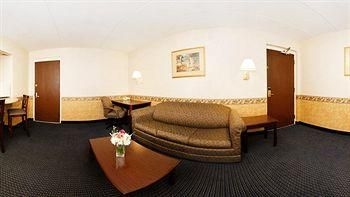 Quality Inn & Suites4