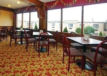 COMFORT INN SEEKONK3