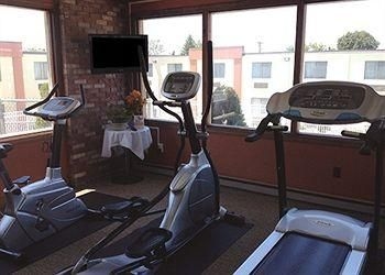 COMFORT INN SEEKONK4