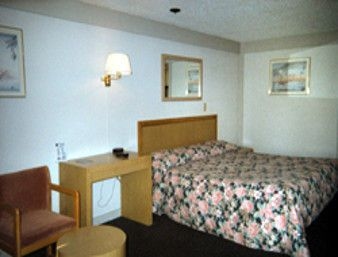 KNIGHTS INN GRAND BLANC4
