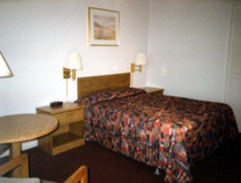 KNIGHTS INN GRAND BLANC2