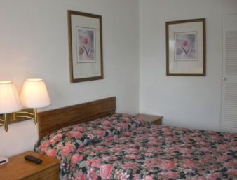 KNIGHTS INN GRAND BLANC1