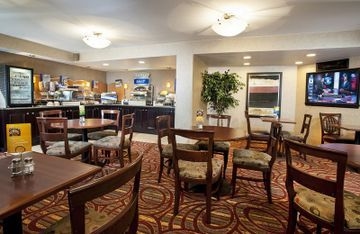 Holiday Inn Express Reston/Herndon Dulles Airport3