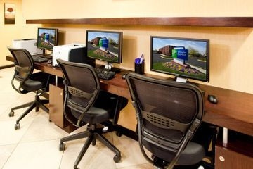 Holiday Inn Express Reston/Herndon Dulles Airport1