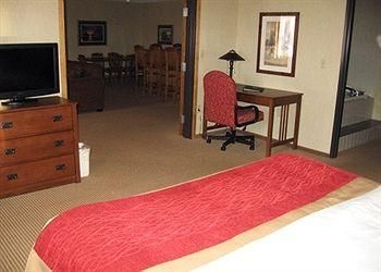 COMFORT INN IRONWOOD2