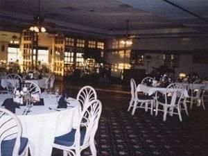 Shoreline Inn & Conference C, an Ascend Hotel Collection Member1