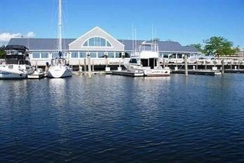 Shoreline Inn & Conference C, an Ascend Hotel Collection Member4