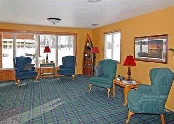 Econo Lodge  Inn & Suites Munising Area1