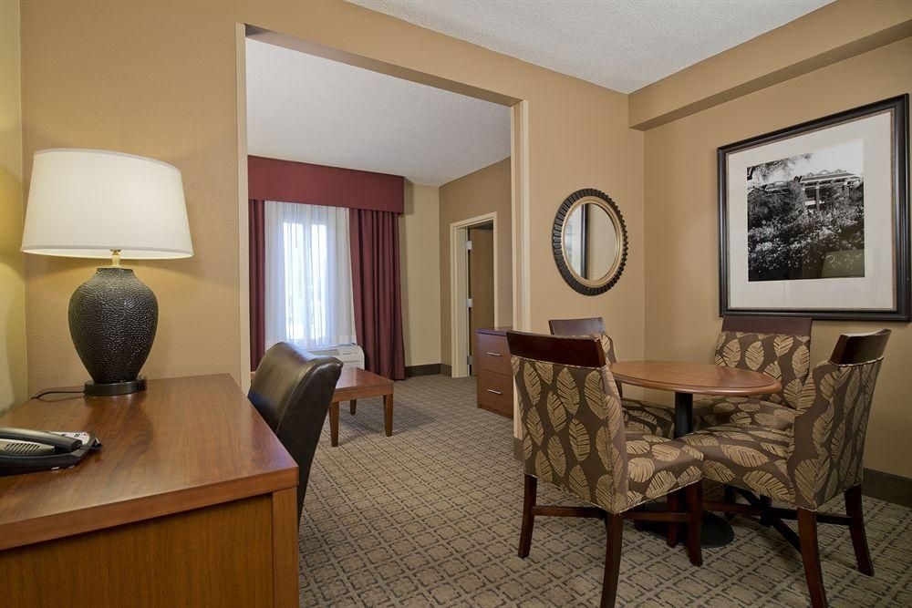 COMFORT SUITES STARKVILLE4