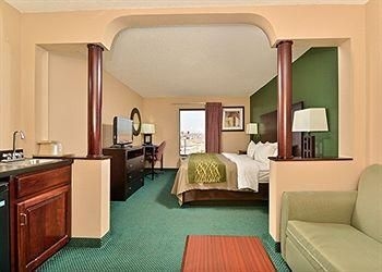 COMFORT INN ARNOLD4