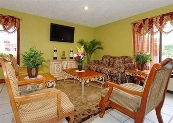 ECONO LODGE CARTHAGE3