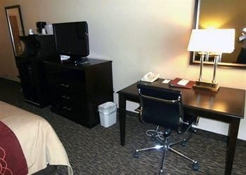 COMFORT INN BELTON4