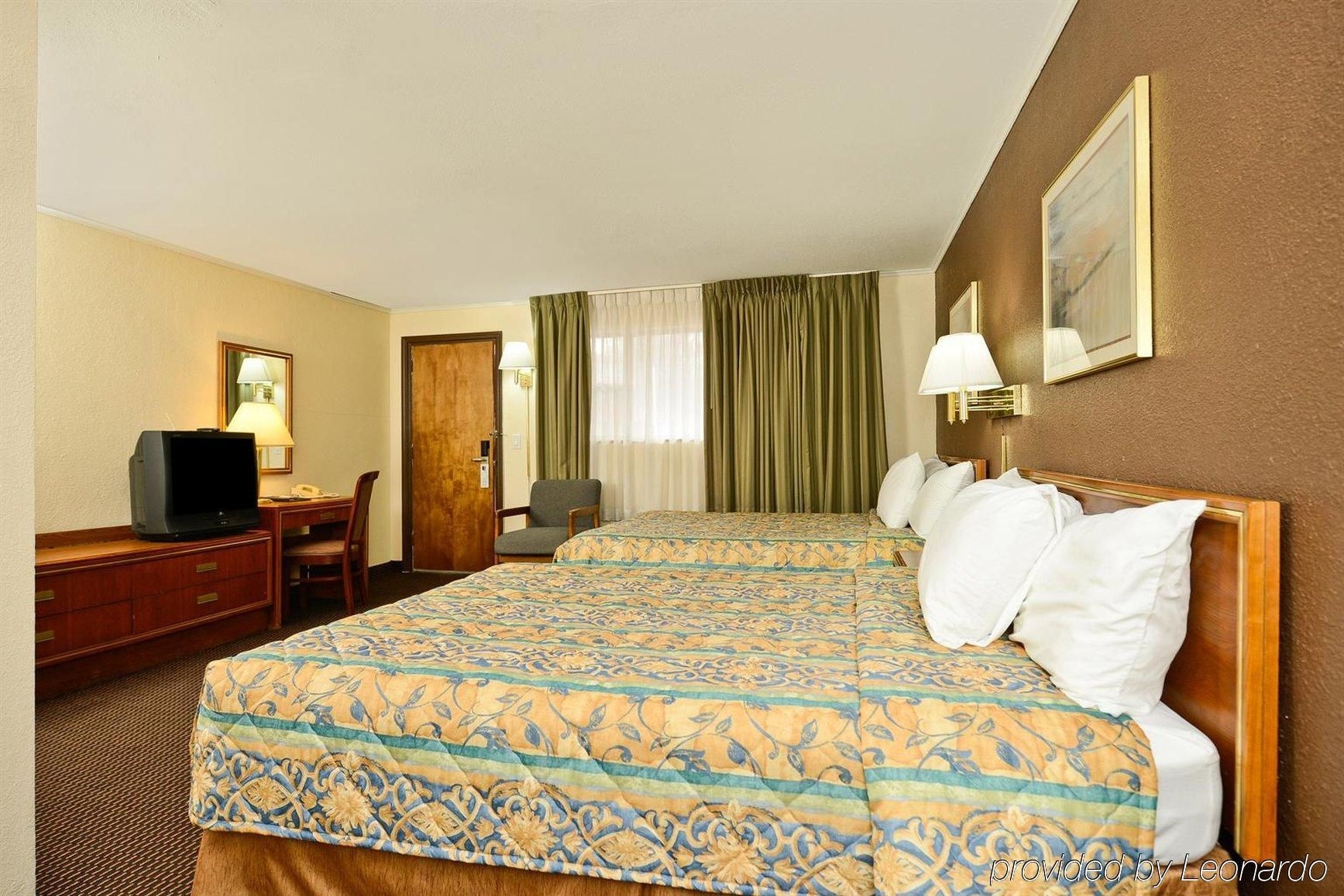 AMERICAS BEST VALUE INN HANNIBAL3