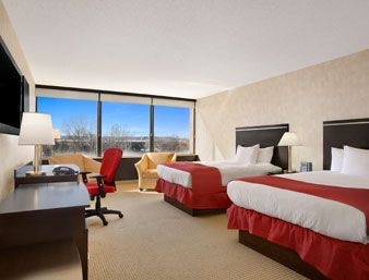 RAMADA KANSAS CITY HOTEL AND C1