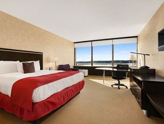 RAMADA KANSAS CITY HOTEL AND C4