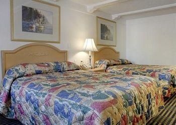 RODEWAY INN SAINT CHARLES3