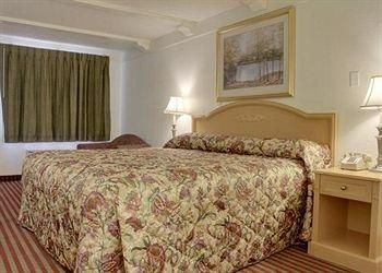 RODEWAY INN SAINT CHARLES2