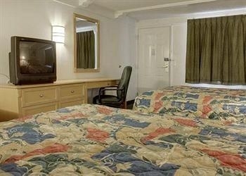 RODEWAY INN SAINT CHARLES0