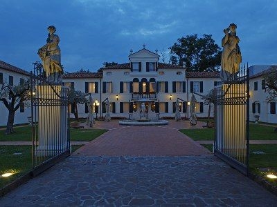 Relais Villa Fiorita1