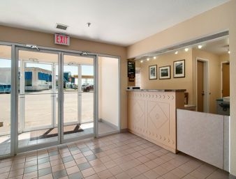 Travelodge Brooks AB4