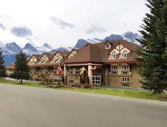 RAMADA CANMORE0