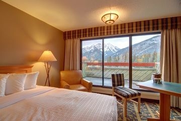 Swiss Village Lodge3