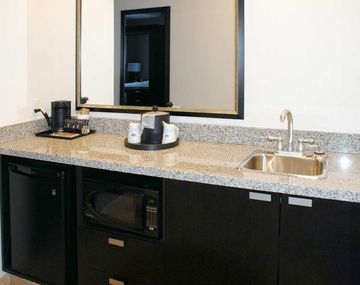 HAMPTON INN - SUITES LETHBRIDGE AB CN3