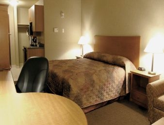 SUPER 8 BROOKS2