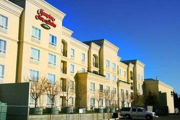 HAMPTON INN - SUITES BY HILTON0