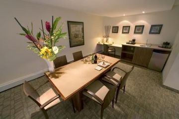 International Hotel Suites3
