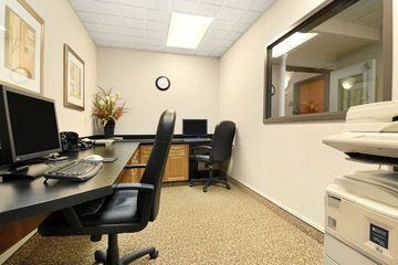 WINGATE BY WYNDHAM CALGARY SOU3