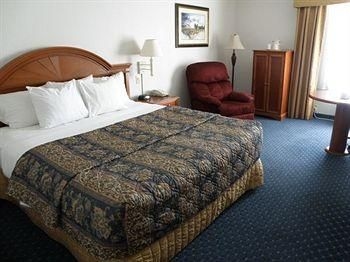 LEXINGTON INN AND SUITES3