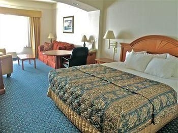 LEXINGTON INN AND SUITES1