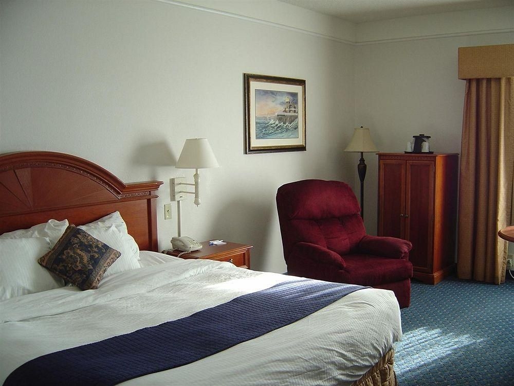 LEXINGTON INN AND SUITES2