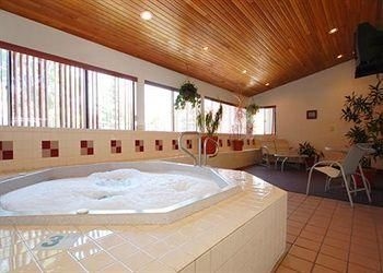 ECONO LODGE MISSOULA3