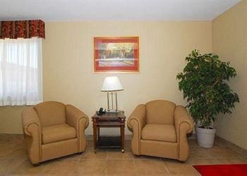 ECONO LODGE KEARNEY4
