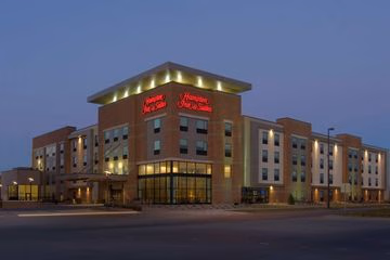 HAMPTON INN - SUITES OMAHA-DOW0