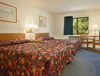 Super 8 West Point4