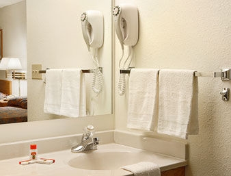 Super 8 West Point3