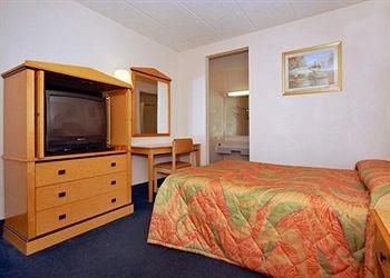 ECONO LODGE BELLMAWR2