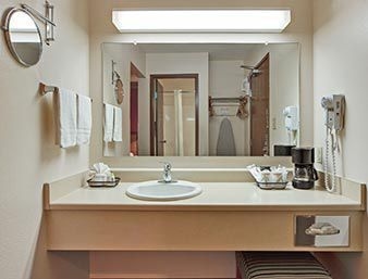 Hawthorn Inn & Suites Albuquerque Airport2