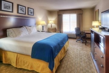 H.I EXP & SUITE ABQ HISTORIC1