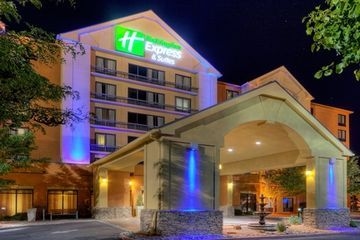HOLIDAY INN EXPRESS HTL & SUI2