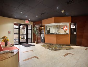 รามาดา บาย วินด์แฮม บรอนซ์ (Ramada by Wyndham Bronx)1