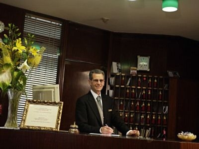โรงแรมคาร์ลตันคาปรี (Hotel Carlton Capri)2