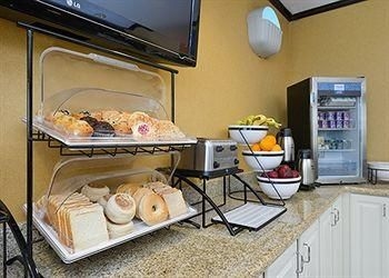 COMFORT INN & SUITES ADJ TO AKWESASNE MOHAWK CASINO1